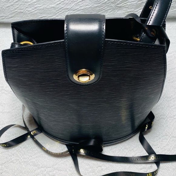 ❌❌❌SOLD ❌❌❌ Louis Vuitton Epi Cluny - Picture 8 of 12